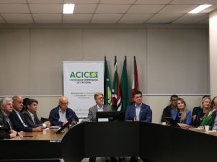 Diretores da Acic recebem a visita do senador Esperidião Amin 
